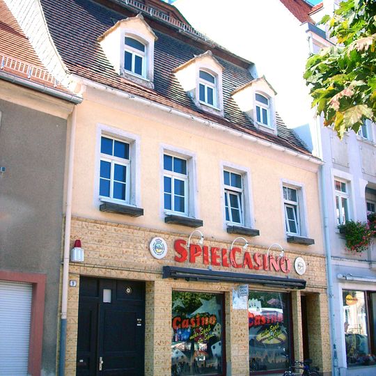 Wohnhaus in geschlossener Bebauung Am Markt 9