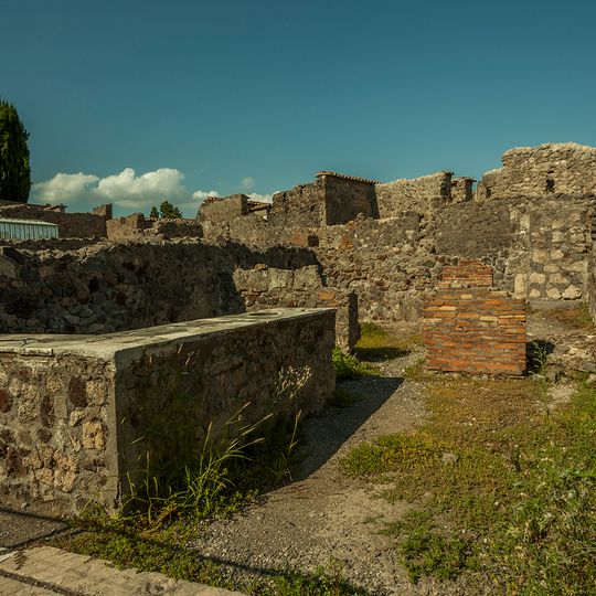 Thermopolium and popina of Acisculus