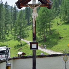 Friedhofskreuz Kalkstein