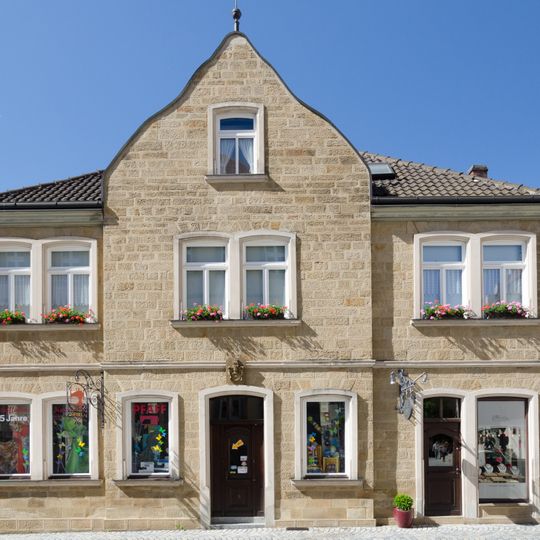 Wohn- und Geschäftshaus