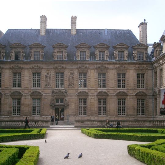 Hôtel de Sully
