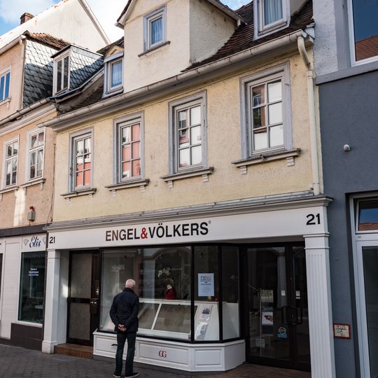 Wohn- und Geschäftshaus