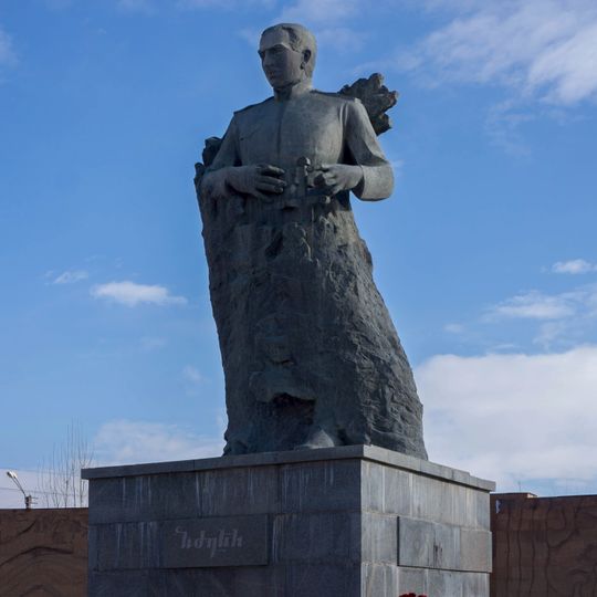 Garegin Nzhdeh monument, Gyumri