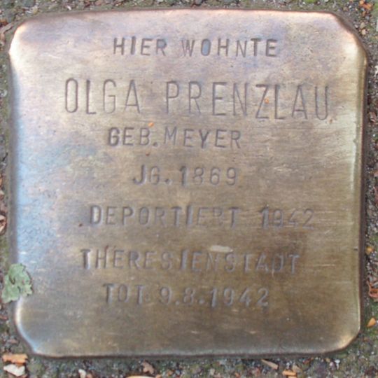 Stolperstein en memoria de Olga Prenzlau