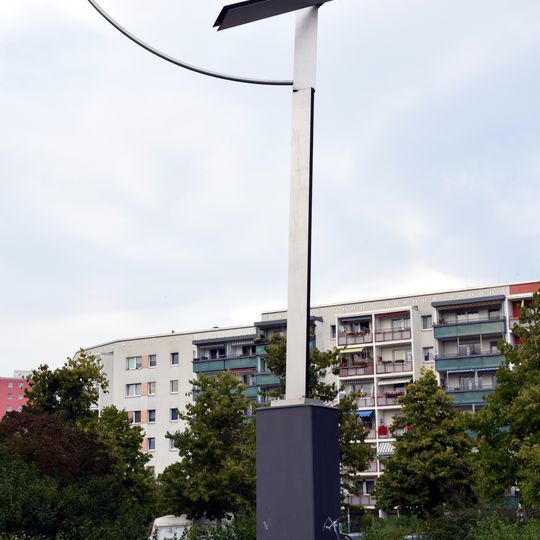 2,43° vorwärts geneigt