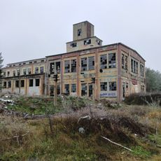 Opuszczone budynki zakładu chemicznego