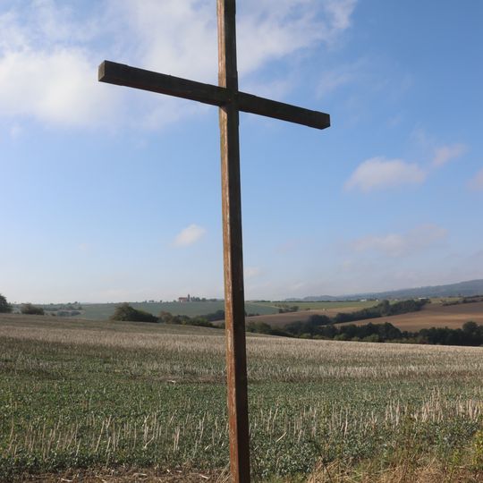 Kříž u cesty východně od Vísek