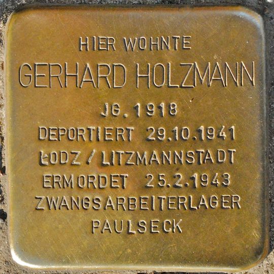 Stolperstein en memoria de Gerhard Holzmann