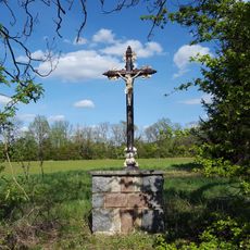 Kříž u silnice mezi Osovem a Velkým Chlumcem