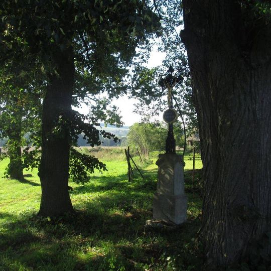 Kříž severně od Dubu