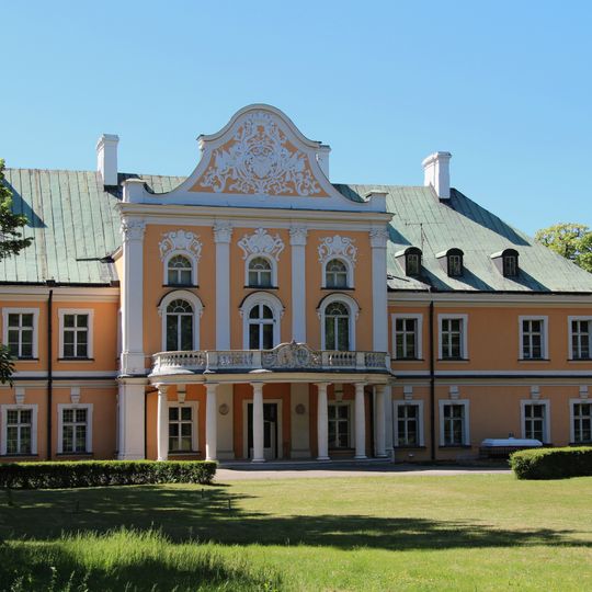 Pałac, Kościelna 11 w Czempiniu