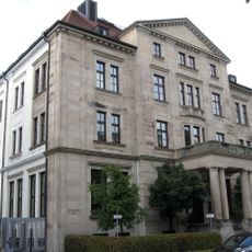Königinstraße 17