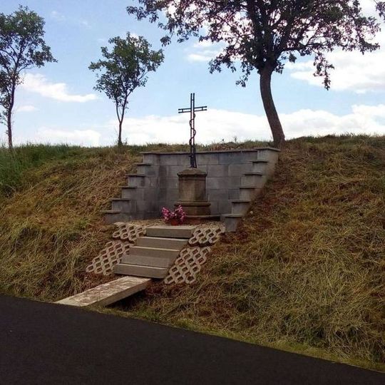 Kříž západně od Strojetic