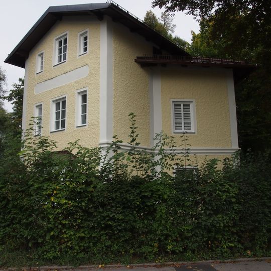 Benediktbeuerer Straße 8