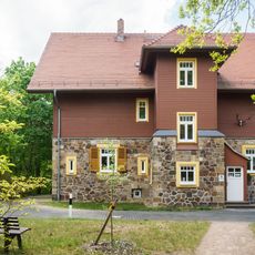 Forsthaus Neußener Straße 28; 32