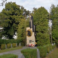 Pomník padlým při osvobozování města, na novém hřbitově v Mladé Boleslavi