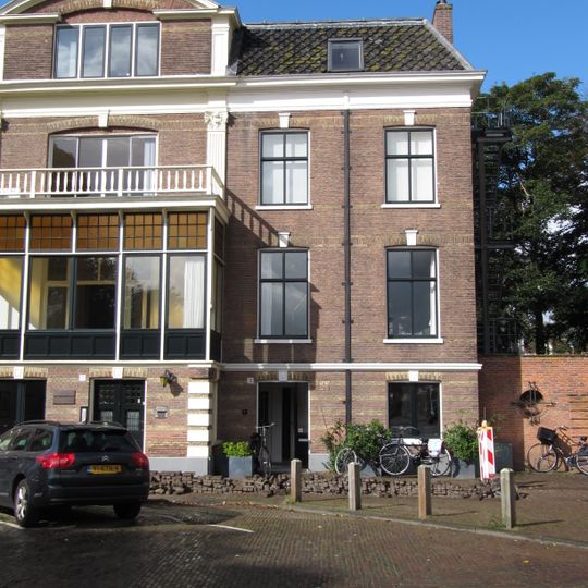 Huis met classicistische kenmerken
