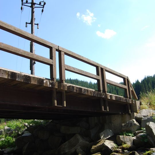 Most cesty k pomníku Králům Šumavy přes Teplou Vltavu