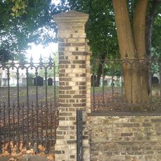 Lauriston Road Cemetery