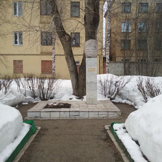 Памятник Д.Ф. Бушуеву