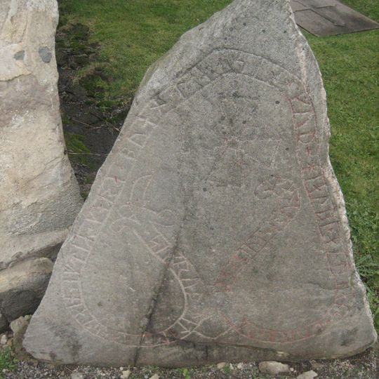 Upplands runinskrifter 532