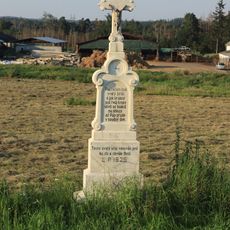 Kříž na západním okraji Ocmanic