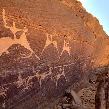 Historyczne miejsca w Arabii Saudyjskiej do odwiedzenia: zabytki religijne, obszary archeologiczne, dziedzictwo kulturowe