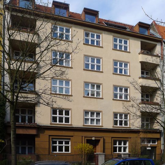 Mietshaus mit Tiefgarage Niedstraße 5