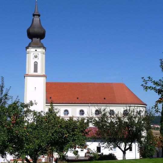 Katholische Pfarrkirche St. Nikolaus , Kapelle und Ummauerung