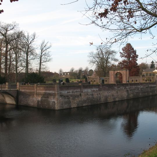 Walmuren en lantarens van het bastion