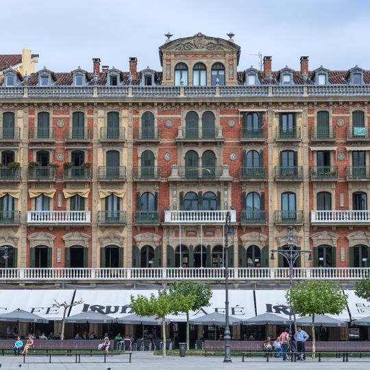 Edificio Crédito Navarro