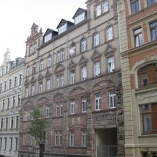 Verwaltungsgebäude in geschlossener Bebauung, zusammengehörig mit Nr. 32 Markusstraße 34