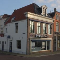 Pand onder voor afgeschuind zadeldak met twaalfruitsdakkapel