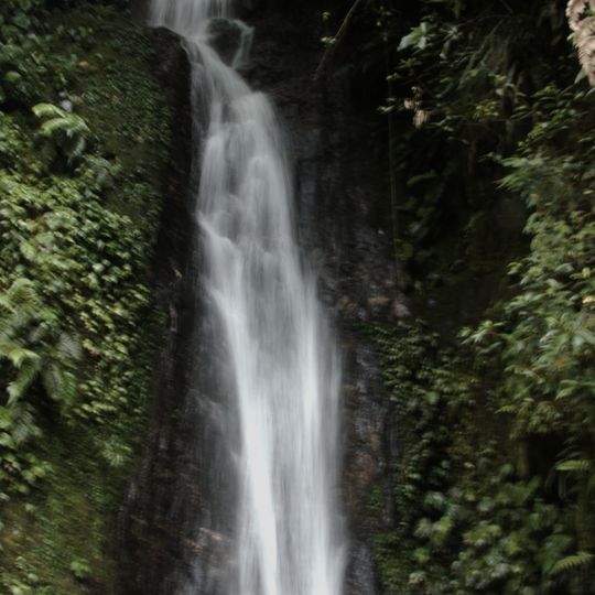 Tanetze de Zaragoza Waterfall