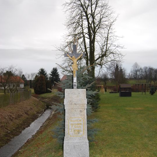 Kříž ve Svojšicích u Svojšického potoka
