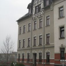 Mietshaus in halboffener Bebauung Friedrich-Naumann-Straße 1