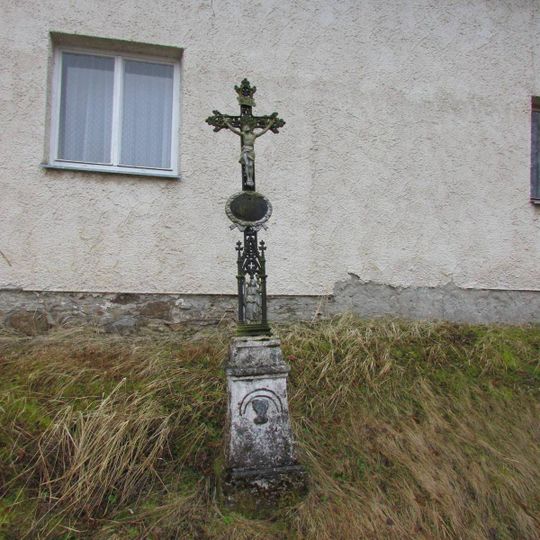 Kříž v jižní části Zmišovic u čp.18
