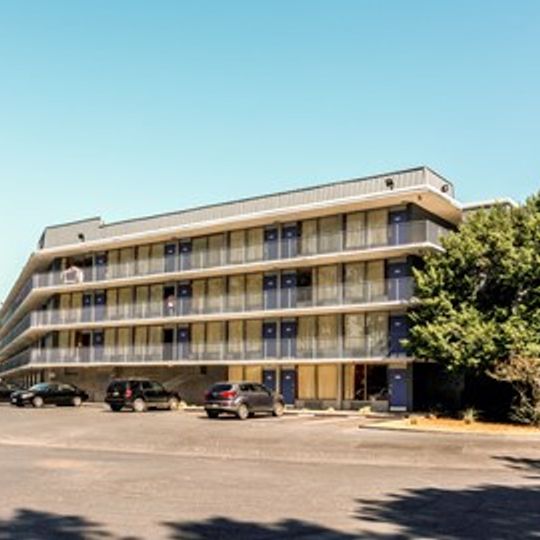 Motel 6