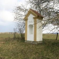 Kaplička u cesty severozápadně od Vlčího Dolu