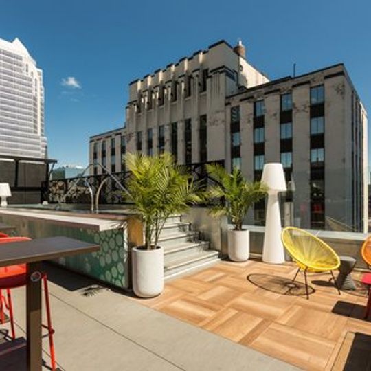 Renaissance Montreal Downtown Hotel