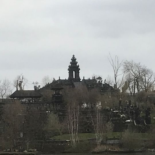 Pura Agung Santi Bhuwana