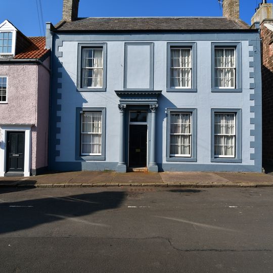 6, Palace Street East