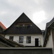 Husovo náměstí 1205