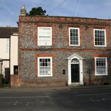 8 and 8B, Castle Street