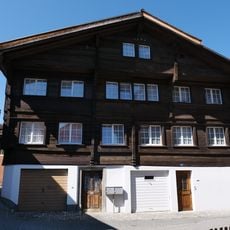Haus Tschölis