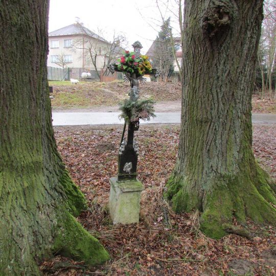 Kříž v Městských sadech v Pelhřimově u ulice Sdružená