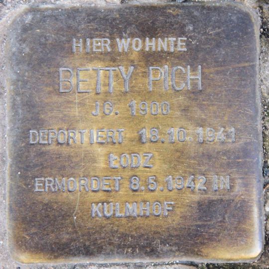 Stolperstein en memoria de Betty Pich
