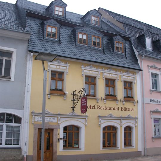 Wohnhaus in geschlossener Bebauung Markt 3
