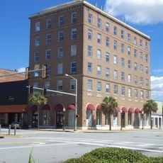 Davis-Exchange Bank Building