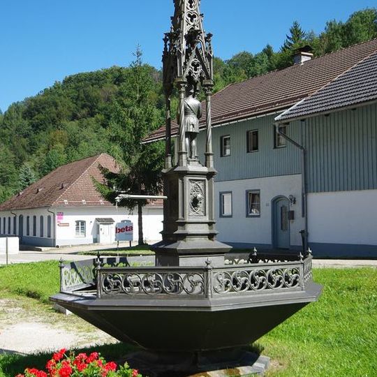 Brunnen aus Achthaler Eisenguss